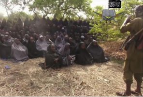 Vier ontvoerde schoolmeisjes Nigeria ontsnapt