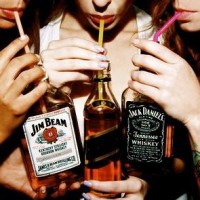 Jongeren drinken vaak verschillende soorten alcoholische drankjes door elkaar 