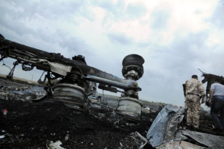 Brokstukken van het neergestorte vliegtuig - Foto |  AFP
