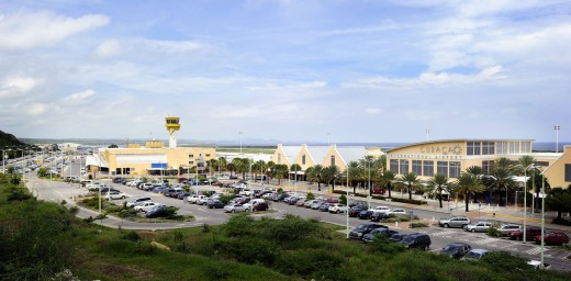Het vliegveld van Willemstad op Curaçao - ©ANP