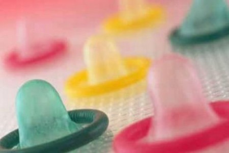 Condooms te klein voor de Oegandezen