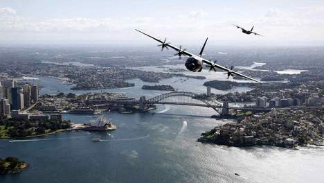 © REUTERS. Australische gevechtsvliegtuigen oefenden eerder deze week boven Sydney 