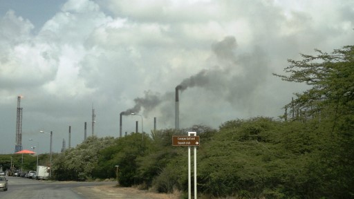 Die raffinaderij is door Shell voor 1 gulden verkocht aan Curaçao.” FOTO ARCHIEF