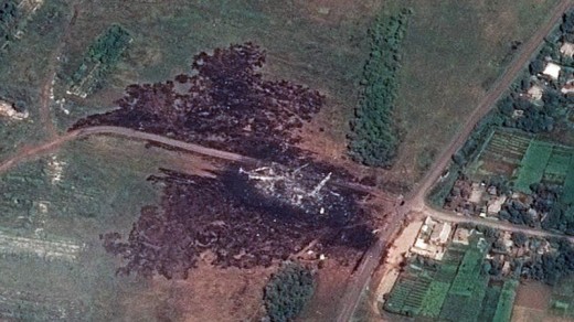 De rampplek na de crash van de MH17. Het is waarschijnlijk geen ongeluk geweest.  FOTO: EPA .