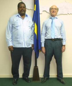  Minister Whiteman i Inspektor di Salubridat drs. Gersji A. Rodrigues Pereira.