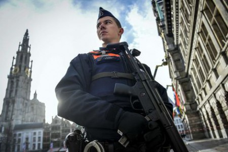 Antwerpen laat leger stad bewaken