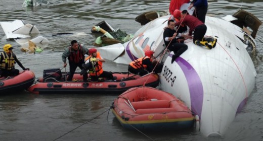 Het toestel van TransAsia Airways stortte door nog onbekende oorzaak in een rivier | AFP