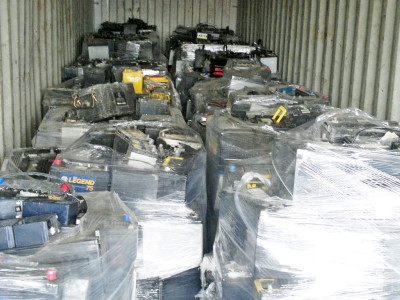 Container oude accu's naar Zuid-Korea