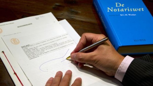 vijf- tot zestal (ex-)notarissen moeten nog ruim ten minste 2,8 miljoen gulden  betalen