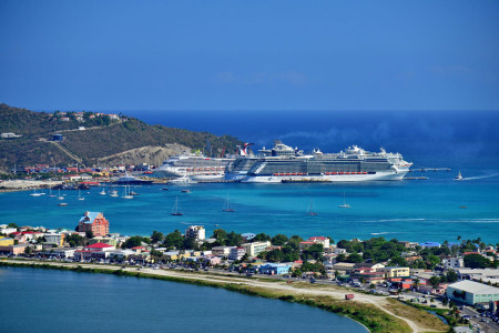 'Boven- en onderwereld op Sint Maarten niet vermengd' | Wikimedia Commons/Asksxm)