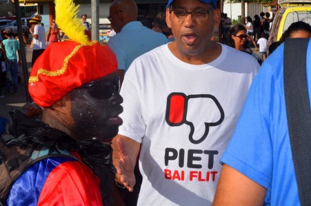 Sinterklaas-zwarte piet protesten Giovani Gio Atalia 2015 | Persbureau Curacao