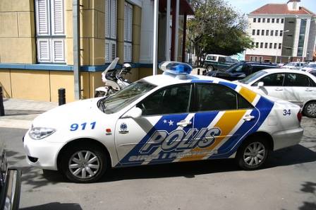 Politie treedt op tegen verkoop auto's langs de weg
