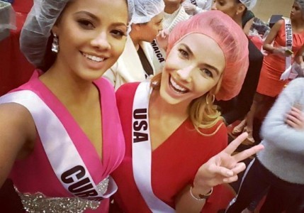 Miss Curaçao, Kanisha Sluis en met Miss USA, Olivia Jordan,  