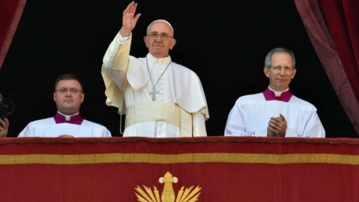 Paus Franciscus roept in kersttoespraak op tot vrede in Midden-Oosten 