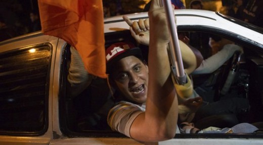 Feest in de straten van Caracas na de verkiezingsuitslag (EPA)