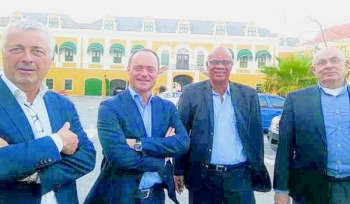 Voorzitter Michael van Praag (rechts), directeur Bert Oostveen (tweede van links), commercieel directeur Jean-Paul Decossaux (links) en Johan van Geijn (buitenlandse betrekkingen)
