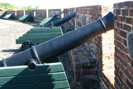De kanonnen verkeren nog in goede staat Foto: Wikimedia Commons
