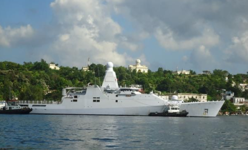 Voor het eerst in 66 jaar ligt er een Nederlands marineschip in de haven van Havana | Foto: Ministerie van Defensie 