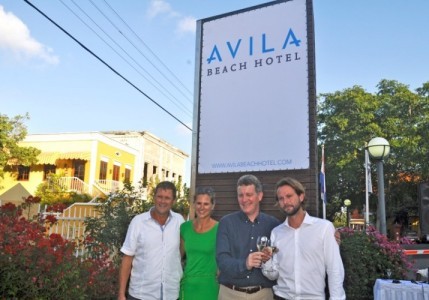 Naam Avila wordt gewijzigd in ‘Avila Beach Hotel’ | Foto Jeu Olimpio