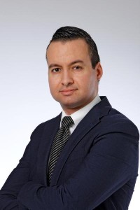 Karim Aachboun, ontslagen fiscalist van KPMG Meijburg, deed aangifte van discriminatie, bij artikel Bart Mos