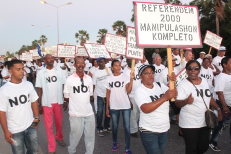 KFO gaat demonstreren voor nieuw referendum | Antilliaaans Dagblad