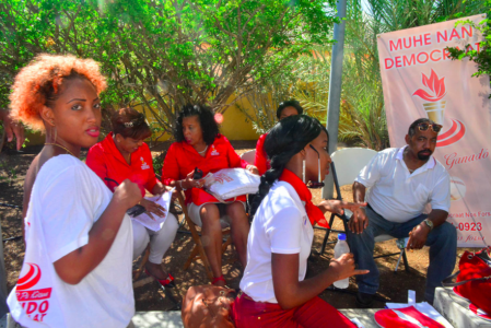 Campagne bij Kranshi. De Democraten mogen weer meedoen in september | Foto: Persbureau Curacao