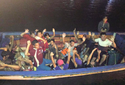 Kustwacht Curaçao haalt Venezolaanse immigranten uit zee