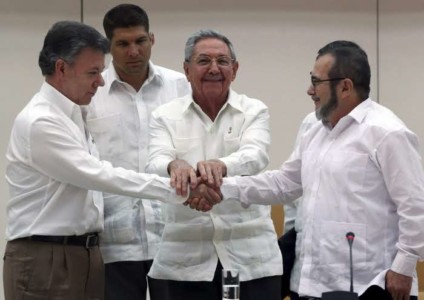  2014-2015 December 2014: De Colombiaanse rebellengroep FARC kondigt een eenzijdig staakt-het-vuren voor onbepaalde tijd af. Een belangrijke stap in het al ruim twee jaar durende vredesproces. 