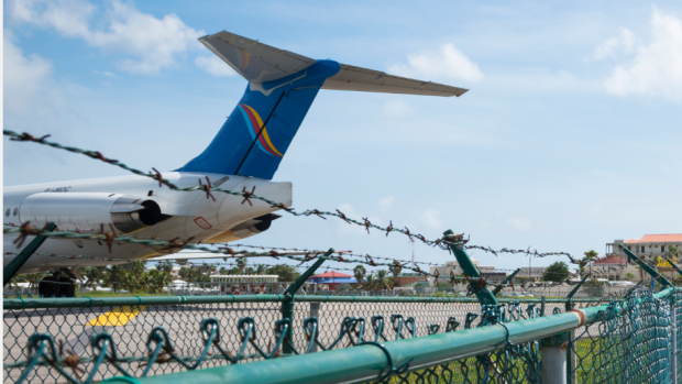  Een toestel van Insel Air op St. Maarten. © iStock 