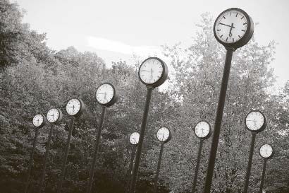 Ook de klokken in Dusseldorf (foto) zullen verzet worden.