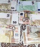 De politie vond voornamelijk euro-biljetten in de woning bij Seru Fortuna.