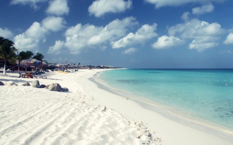 Arubaanse kust gatenkaas waar illegalen met gemak aan land worden gesmokkeld