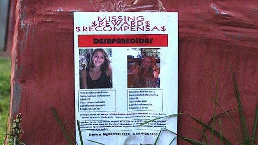  Maandenlang werd er gezocht naar de vorig jaar verdwenen meisjes Lisanne Froon en Kris Kremers. Ze blijken om het leven te zijn gekomen tijdens een wandeltocht in Panama, maar de exacte omstandigheden zijn tot nu toe nog onduidelijk | Foto © EPA 
