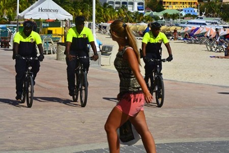 Geen fietsers en scooters meer in binnenstad Philipsburg