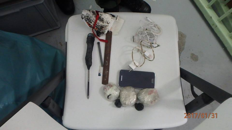 Wapens en telefoons gevonden tijdens zoeking in de Pointe Blanche gevangenis