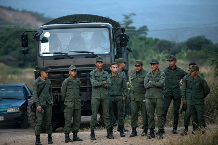 Volkskrant | Maduro sluit grens met Brazilië, 1 dag voor dreigende noodhulpconfrontatie