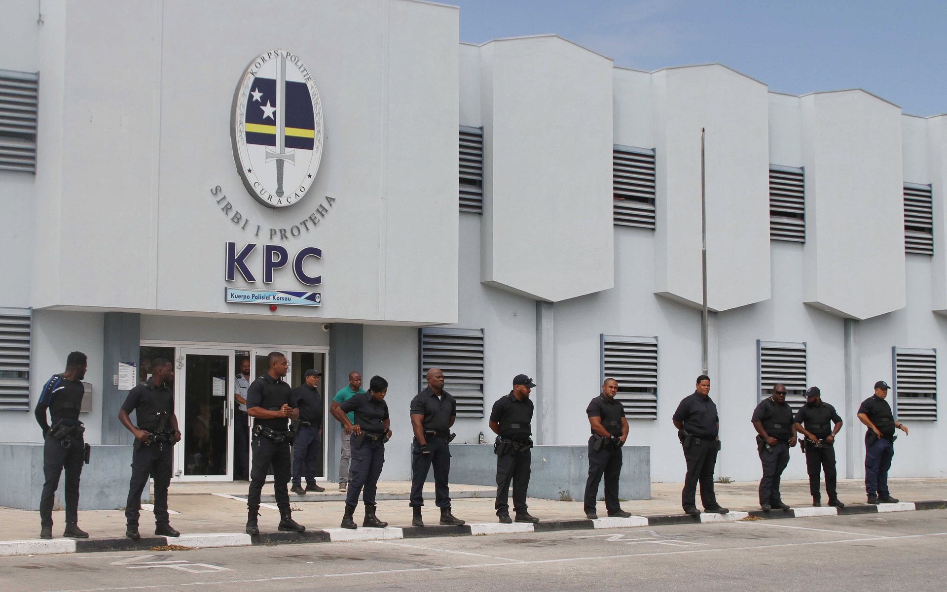 PBC | Zes politieagenten geschorst om diefstal inbeslaggenomen goederen